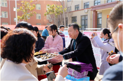 【致敬了不起的她】三門峽市應急管理局和湖濱區法院走進三味奇與企業聯合開展“黨建結對 共慶三八”主題黨日活動